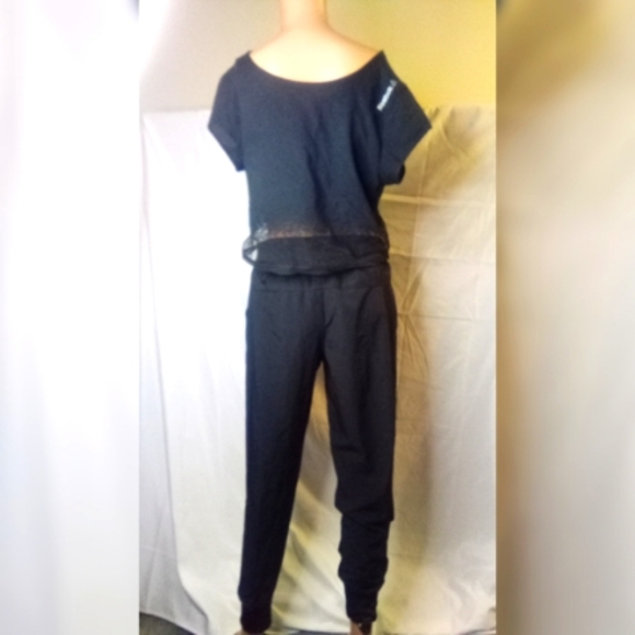 Reebok 2 piece set in black - Picture 2 of 3